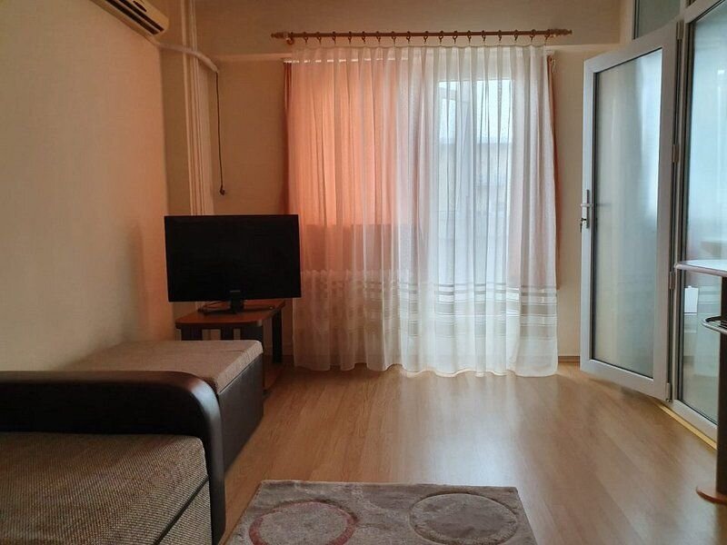 Panduri Inchiriere garsoniera moderna